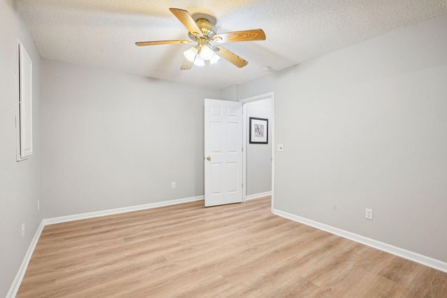 16176 Hawthorn Path, Lakeville, MN 55044