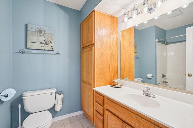 16176 Hawthorn Path, Lakeville, MN 55044