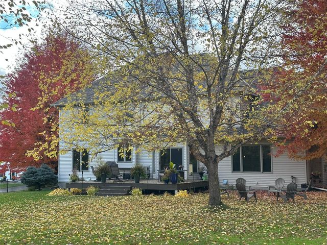 16176 Hawthorn Path, Lakeville, MN 55044