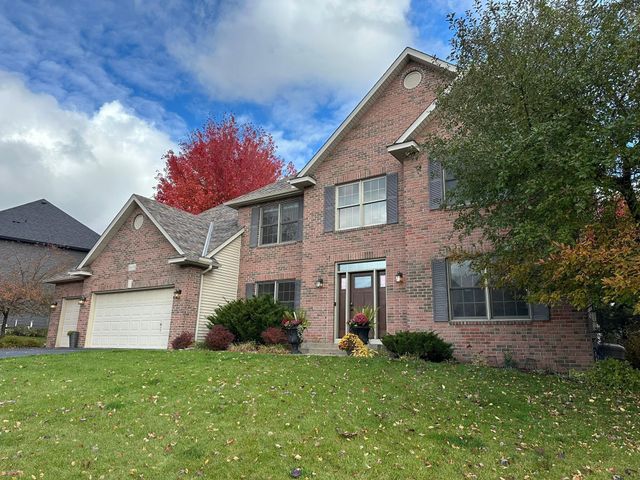 16176 Hawthorn Path, Lakeville, MN 55044