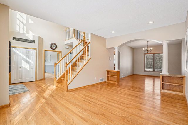 16176 Hawthorn Path, Lakeville, MN 55044