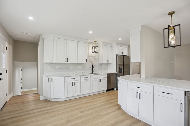 528 E 191st Place, Glenwood, IL 60425