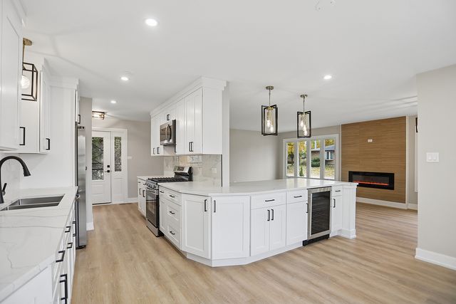 528 E 191st Place, Glenwood, IL 60425