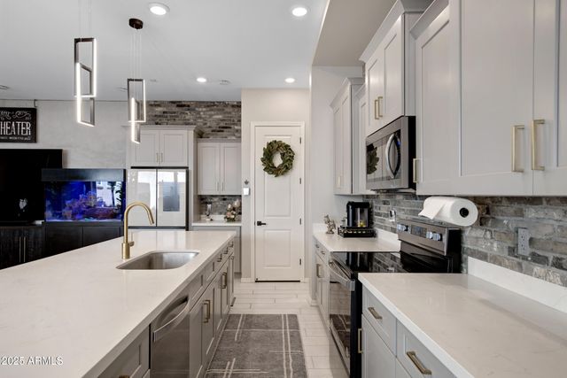 226 E Markwood Drive, Chandler, AZ 85286