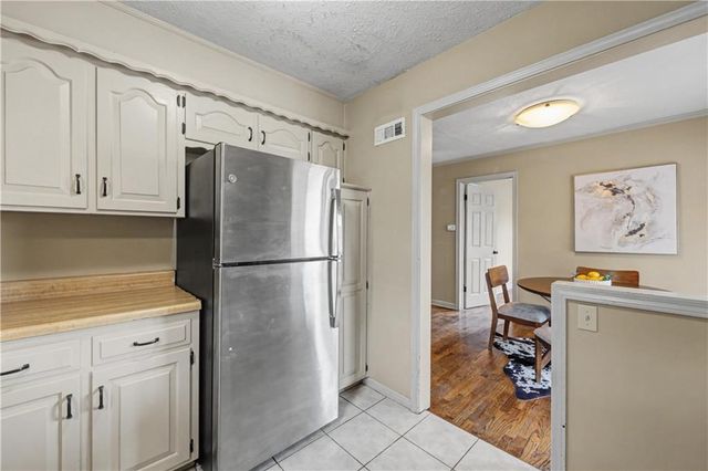 2208 W 48 Street, Westwood, KS 66205