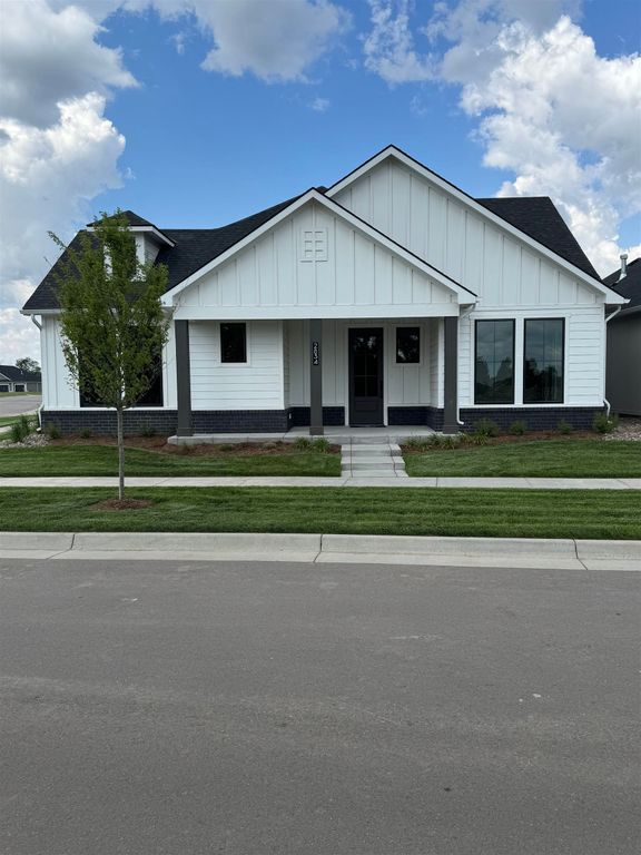 2834 W Shearwater, Wichita, KS 67204
