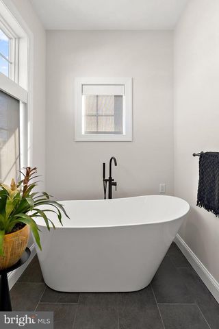 8 LESLIE MEWS, Berlin, MD 21811