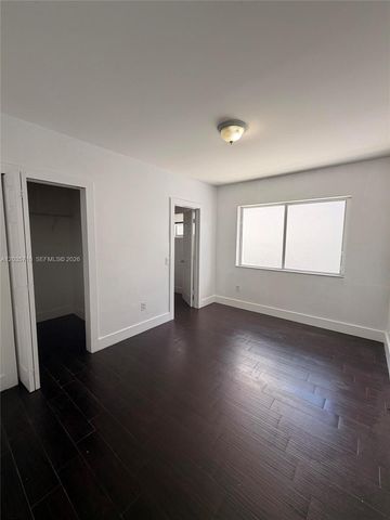 1040 NW 3RD 5, Miami, FL 33136