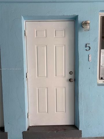 1040 NW 3RD 5, Miami, FL 33136