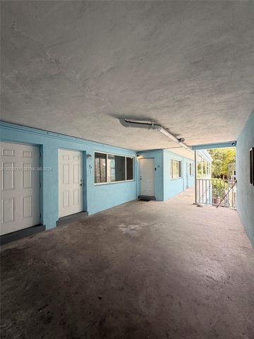 1040 NW 3RD 5, Miami, FL 33136