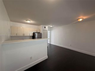 1040 NW 3RD 5, Miami, FL 33136