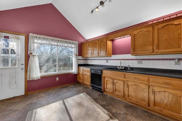 205 W Laredo Trail, Raymore, MO 64083