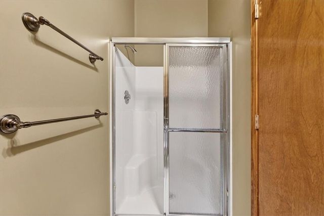 205 W Laredo Trail, Raymore, MO 64083