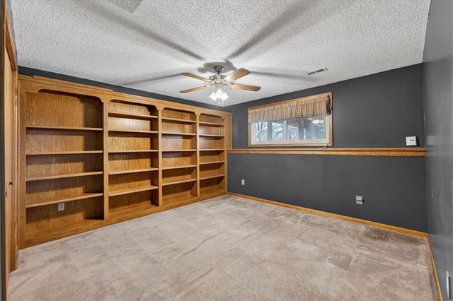 205 W Laredo Trail, Raymore, MO 64083