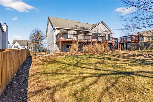 205 W Laredo Trail, Raymore, MO 64083