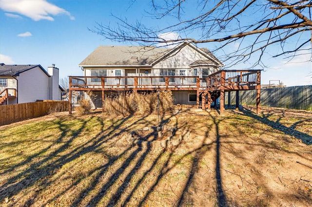 205 W Laredo Trail, Raymore, MO 64083