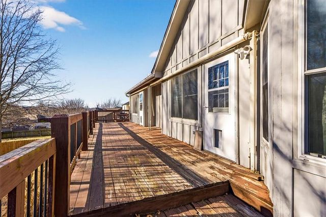 205 W Laredo Trail, Raymore, MO 64083