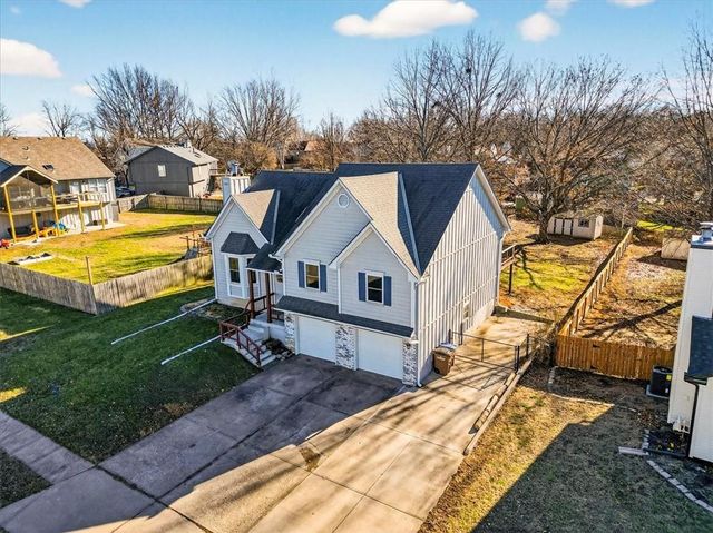205 W Laredo Trail, Raymore, MO 64083