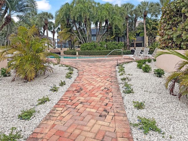 1630 ROYAL PALM DRIVE S A, St Petersburg, FL 33707