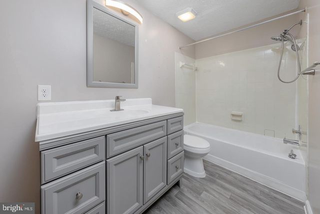 2307 GREENWOOD DR, Lindenwold, NJ 08021