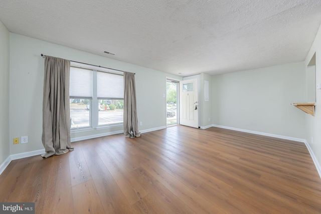 2307 GREENWOOD DR, Lindenwold, NJ 08021