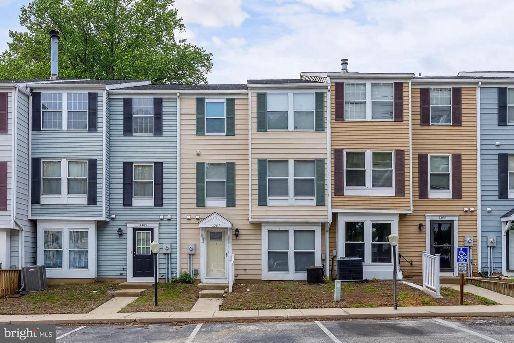 2307 GREENWOOD DR, Lindenwold, NJ 08021