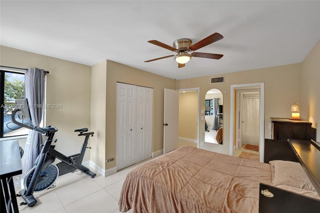 Image 28 of property listing at 8119 NW 17th Mnr 8119, Plantation, FL 33322