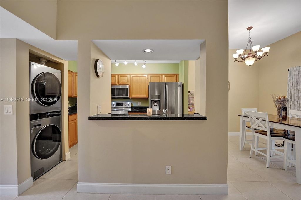 Image 41 of property listing at 8119 NW 17th Mnr 8119, Plantation, FL 33322