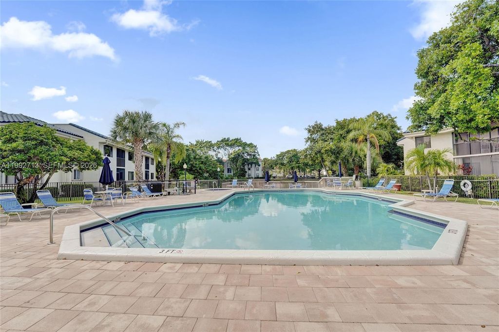 Image 46 of property listing at 8119 NW 17th Mnr 8119, Plantation, FL 33322