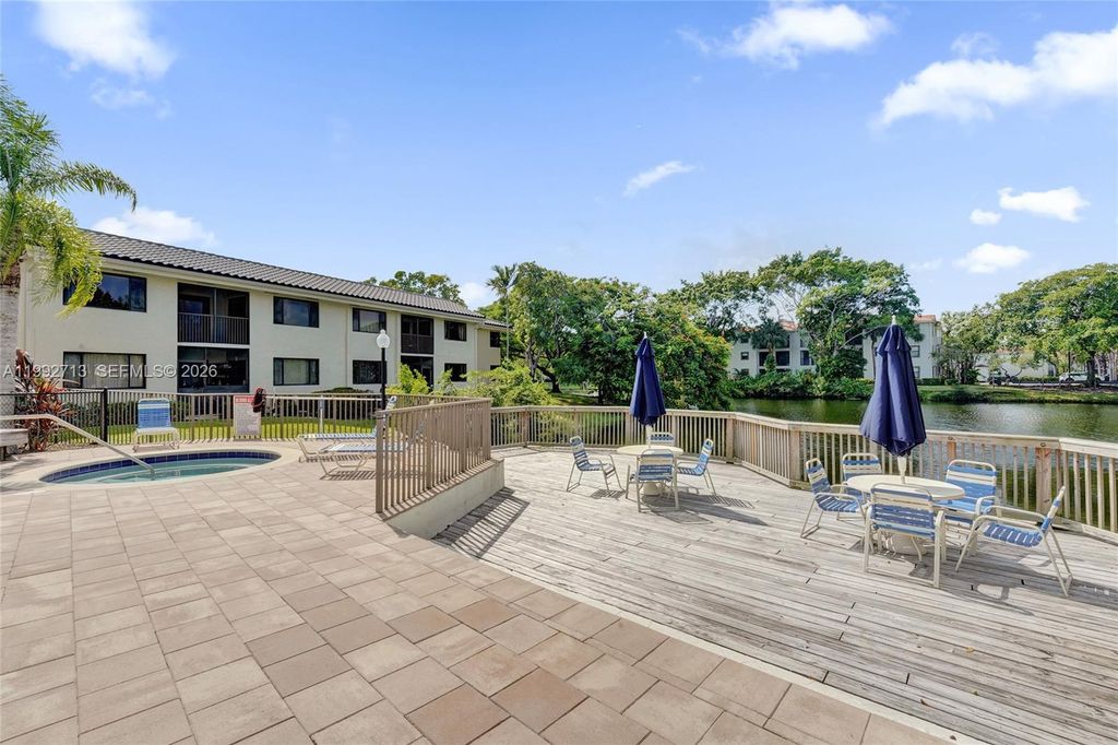 Image 48 of property listing at 8119 NW 17th Mnr 8119, Plantation, FL 33322