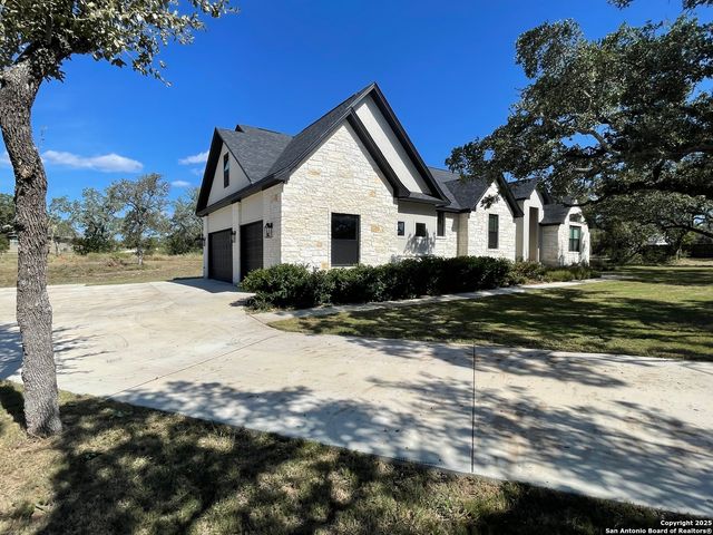 399 Bauer Lane, Castroville, TX 78009