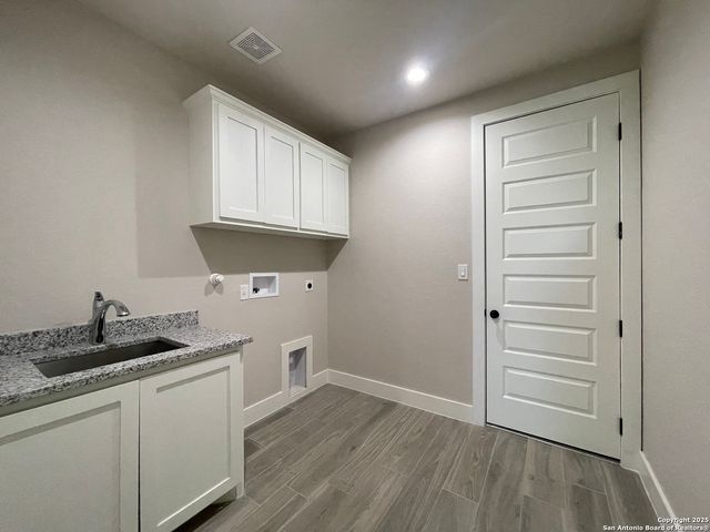 399 Bauer Lane, Castroville, TX 78009