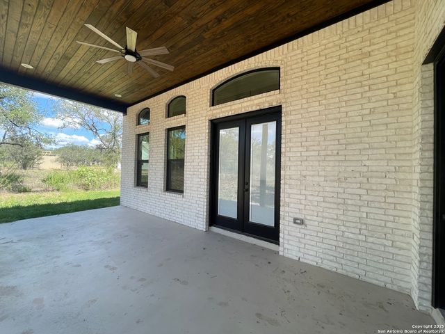 399 Bauer Lane, Castroville, TX 78009