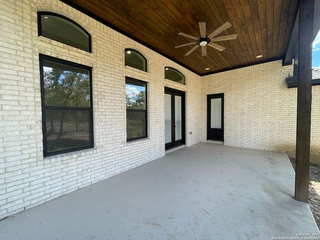 399 Bauer Lane, Castroville, TX 78009
