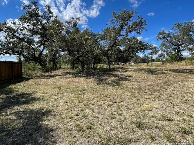 399 Bauer Lane, Castroville, TX 78009