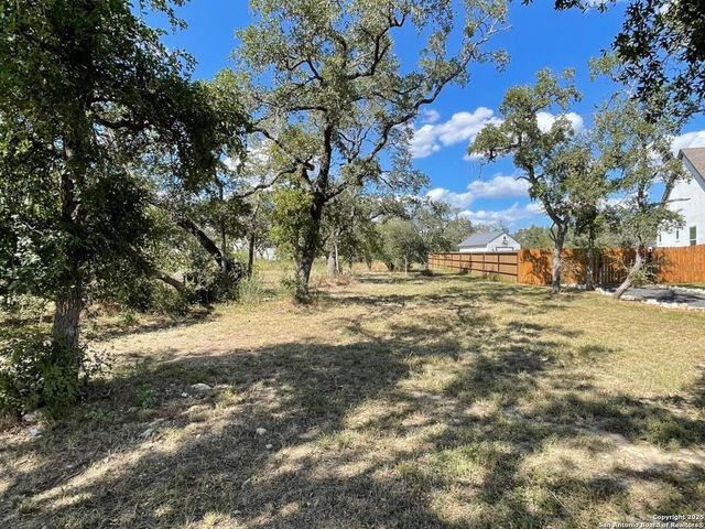399 Bauer Lane, Castroville, TX 78009