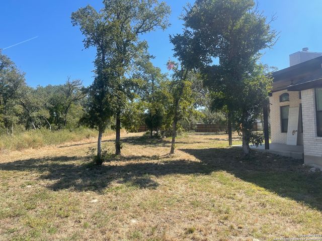 399 Bauer Lane, Castroville, TX 78009