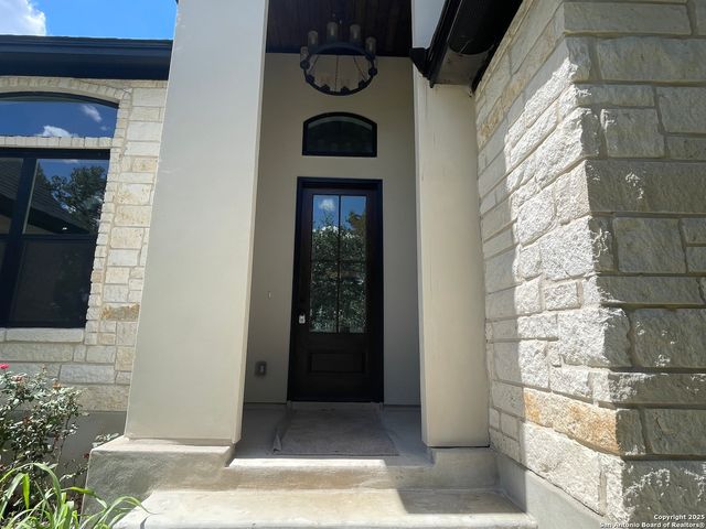 399 Bauer Lane, Castroville, TX 78009