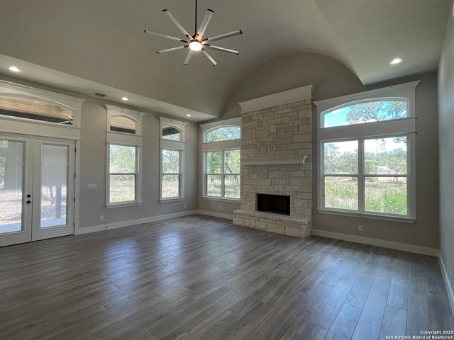 399 Bauer Lane, Castroville, TX 78009