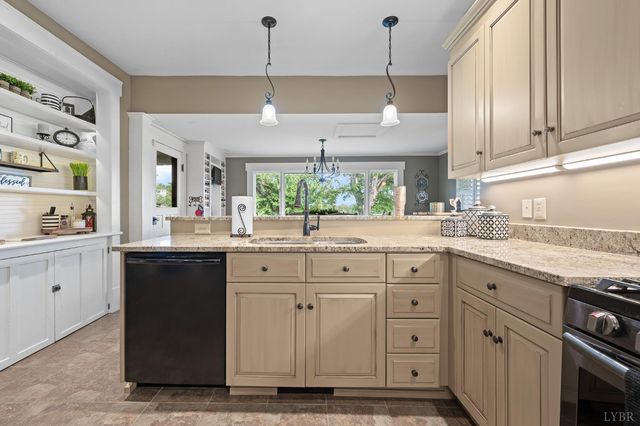 14431 Wyatts Way, Huddleston, VA 24104