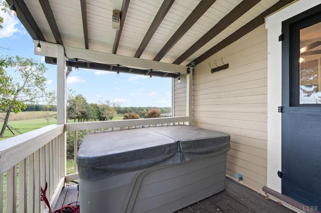 14431 Wyatts Way, Huddleston, VA 24104