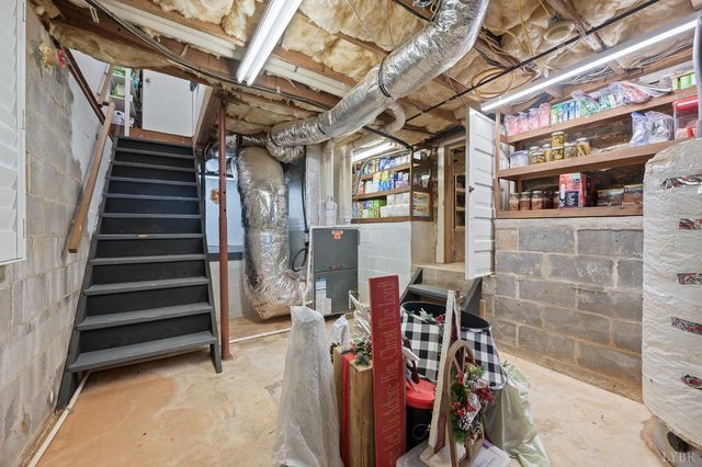 14431 Wyatts Way, Huddleston, VA 24104