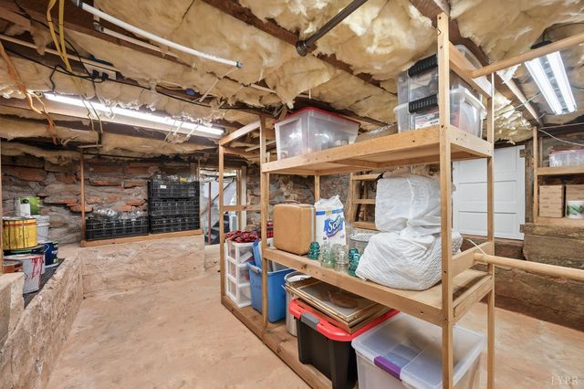 14431 Wyatts Way, Huddleston, VA 24104