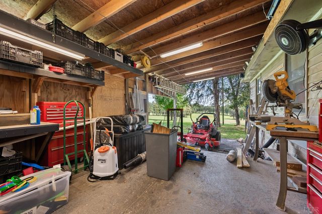 14431 Wyatts Way, Huddleston, VA 24104