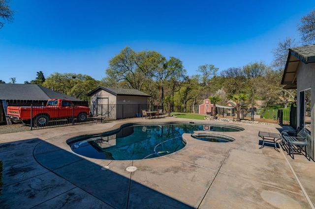 3500 Priscilla Ct, Valley Springs, CA 95252