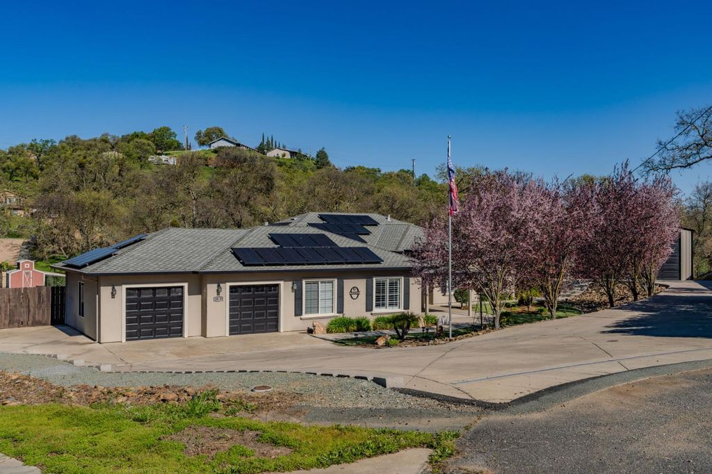 3500 Priscilla Ct, Valley Springs, CA 95252