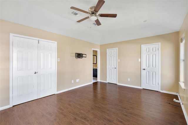 8427 Pines Place Drive, Humble, TX 77346