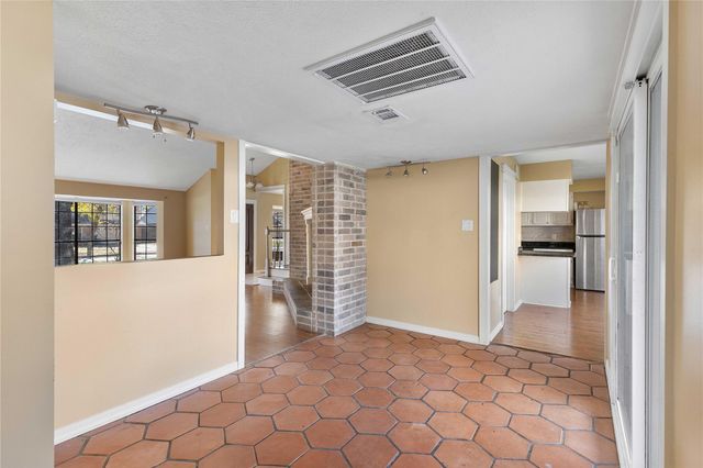 8427 Pines Place Drive, Humble, TX 77346