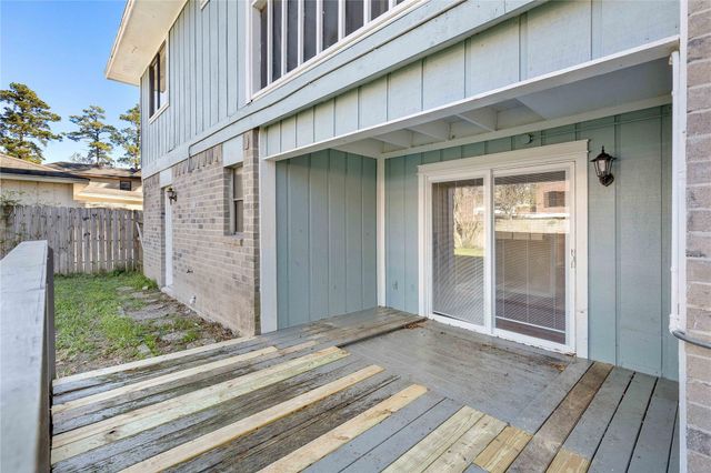 8427 Pines Place Drive, Humble, TX 77346