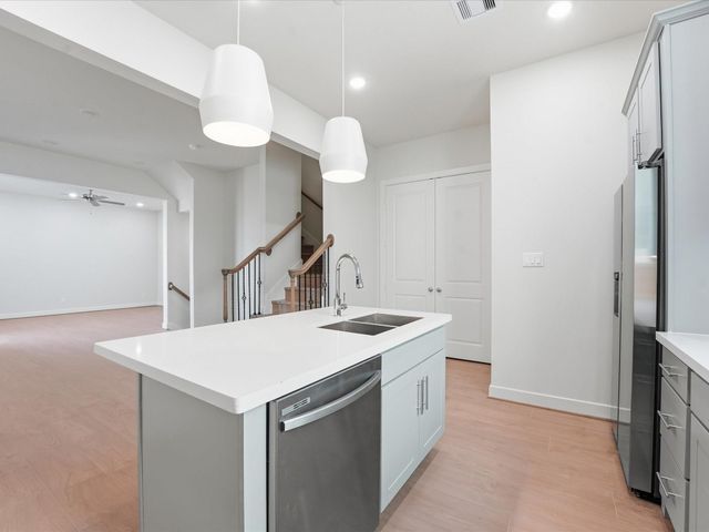 412 N Stiles, Houston, TX 77011